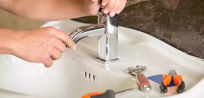 Bathtub Faucet Replacement in Cottage Lake